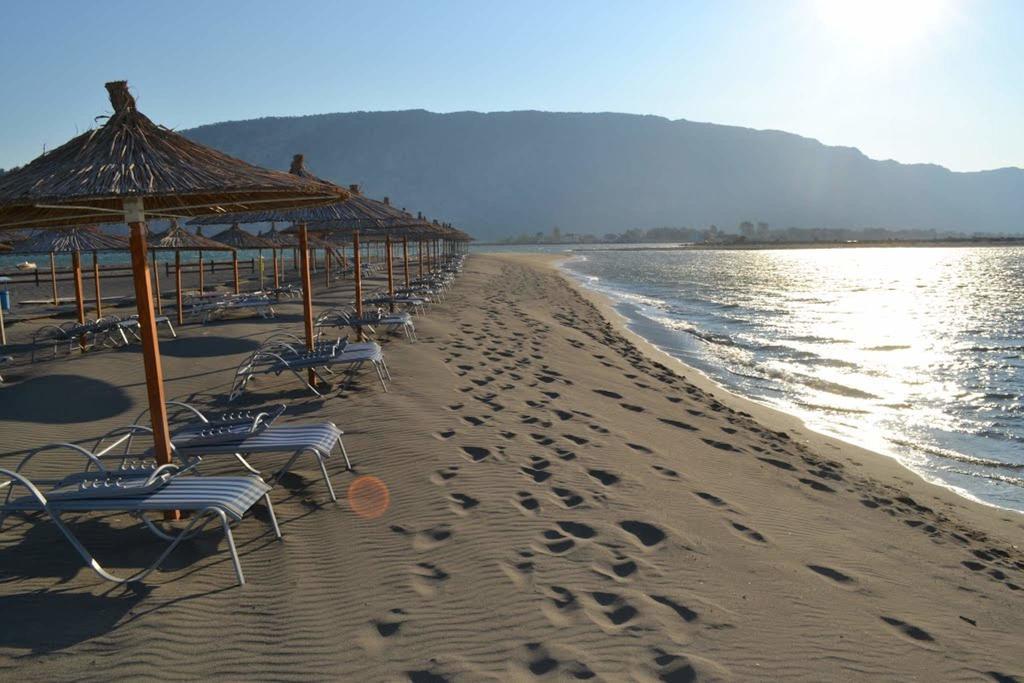 Aparthotel Vila Tufi Velipojë Oda fotoğraf